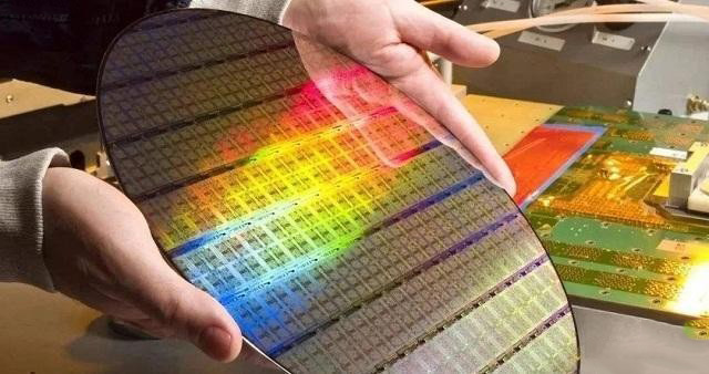  紫外線燈的高端應(yīng)用，晶圓信息擦除中紫外線燈的重要性